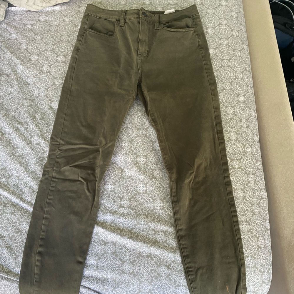 Army Green American Eagle skinny jeans